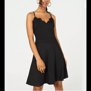 ⚡️SALE⚡️NWT Rosie Harlow scalloped fit-flare dress